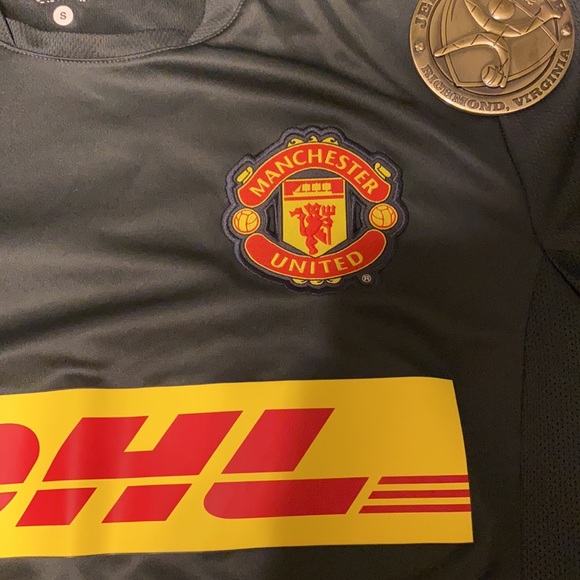 Small Manchester United Jersey - Picture 2 of 4